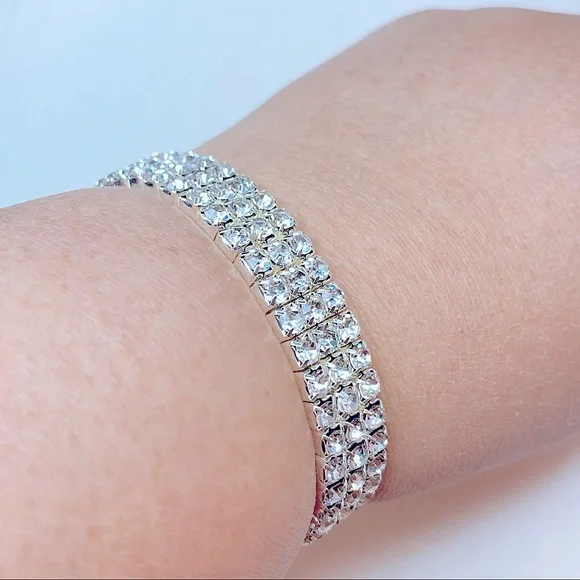 ❤️Seller’s Pick❤️ Sparkling 3 lines Rhinestones Bracelet - Picture 4 of 9